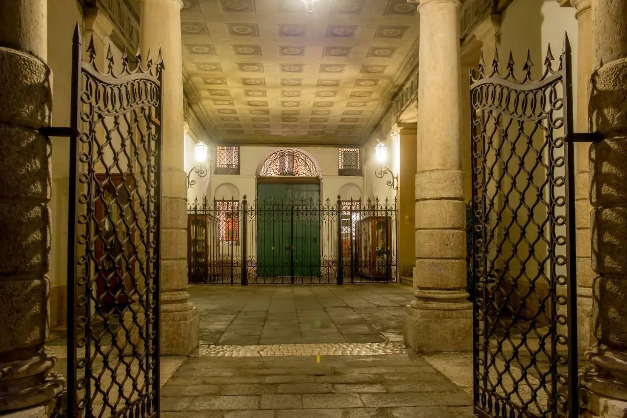 Guest house Il Cappello Di Giulietta Hotel Verona Italy